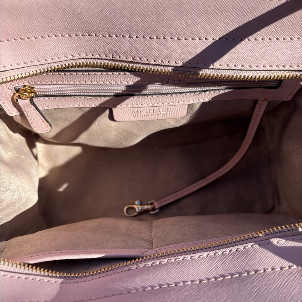 Baby Pink Michael Kors purse - Picture 3 of 6